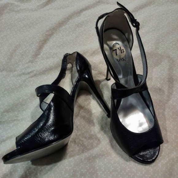 Dress Shoes - Picture 3 of 4